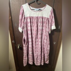 National White Lace House Dress with Pink Trim  Size Medium